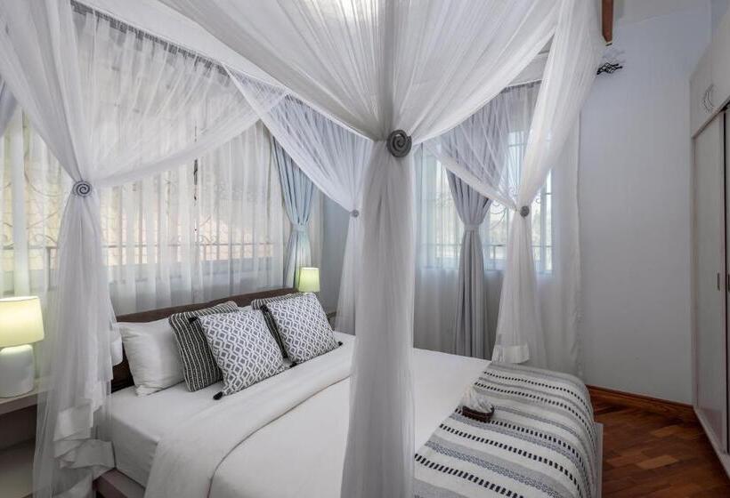 اتاق لوکس, Ewange   A Casa Mia