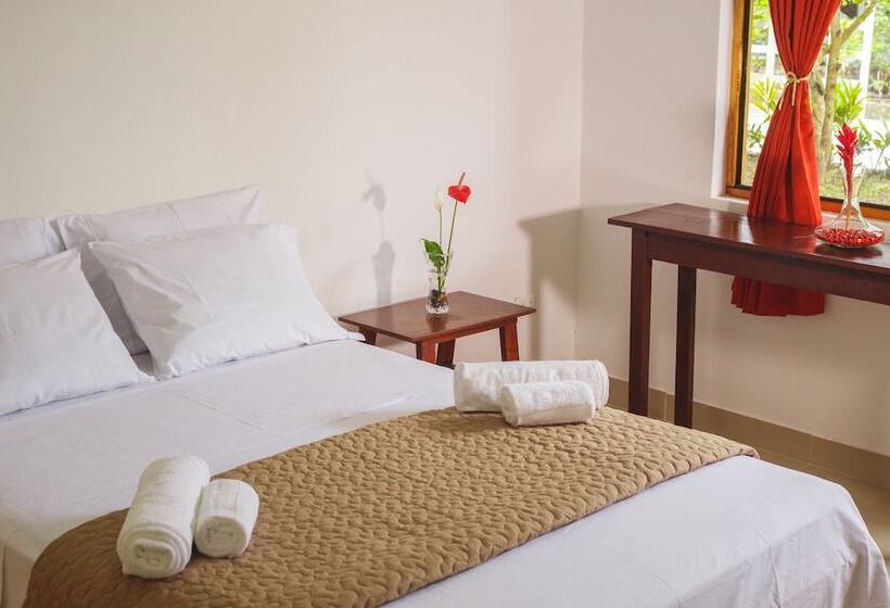 اتاق استاندارد سه نفره, Country Club Eco Casajardin