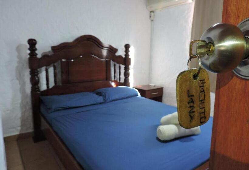 اتاق استاندارد یک نفره, Hostel Lazy Gaucho