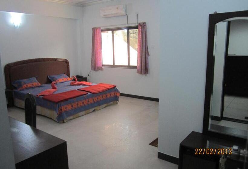 اتاق خانوادگی, P P Motel