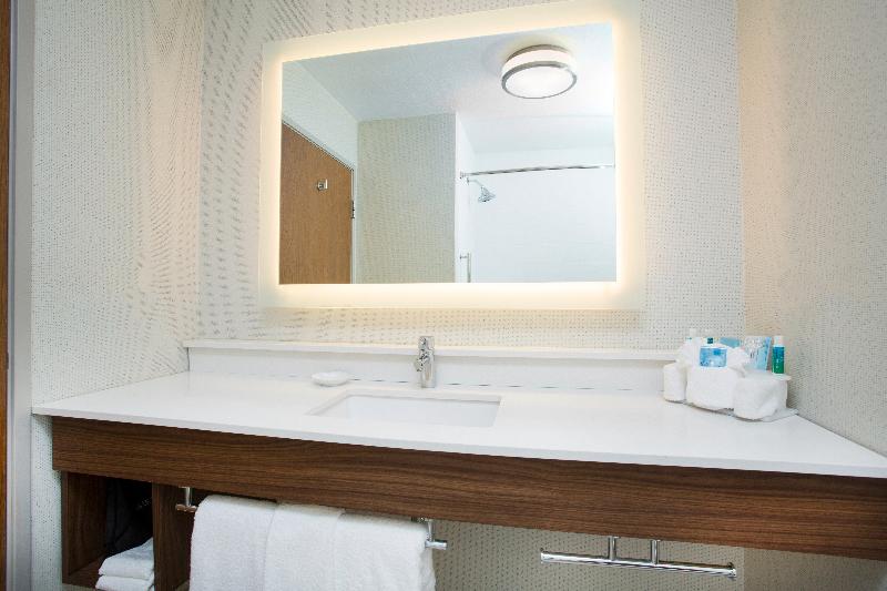 اتاق لوکس با چشم‌انداز شهر, Acoustic Hotel & Spa