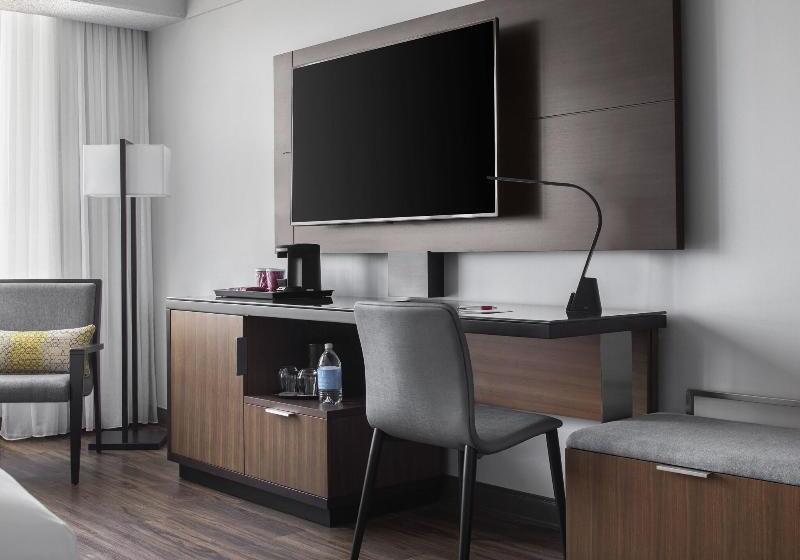 سوییت جونیور با بالکن, Acoustic Hotel & Spa