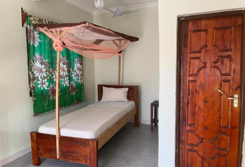 اتاق استاندارد سه نفره, Summer Beach Paje