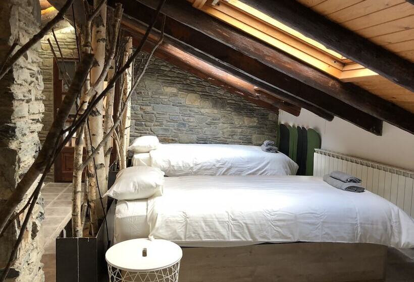 تختخواب در اتاق مشترک, Secret Spot Hostel