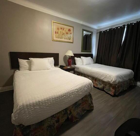 Standard Room, Travelodge By Wyndham London Ontario