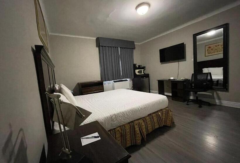 اتاق استاندارد با تخت بزرگ, Travelodge By Wyndham London Ontario