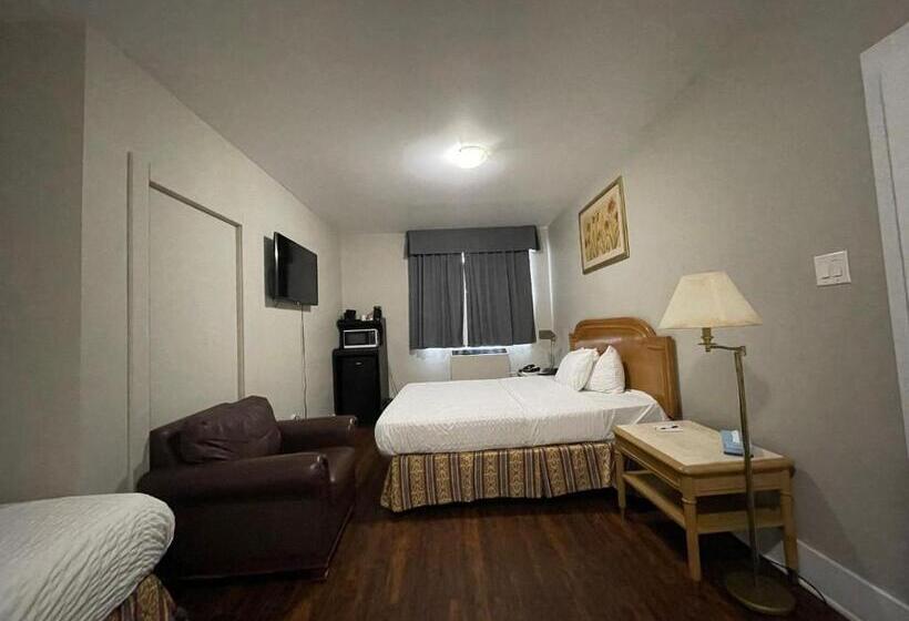 اتاق استاندارد با تخت بزرگ, Travelodge By Wyndham London Ontario