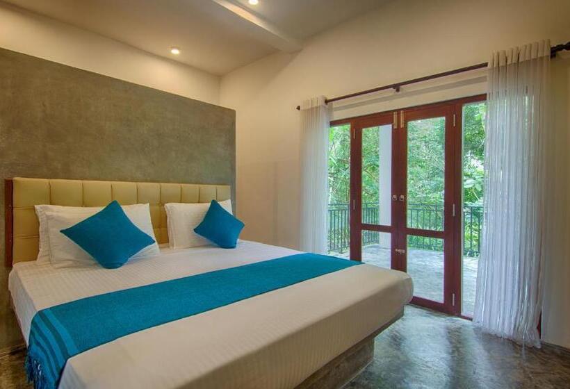 اتاق لوکس با بالکن, Wild Nest Villa Unawatuna