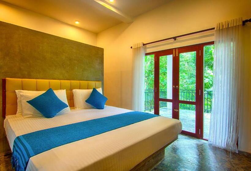 اتاق لوکس با بالکن, Wild Nest Villa Unawatuna