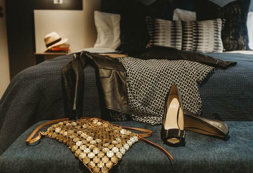 Deluxe Suite King Bed, The Junction Boutique