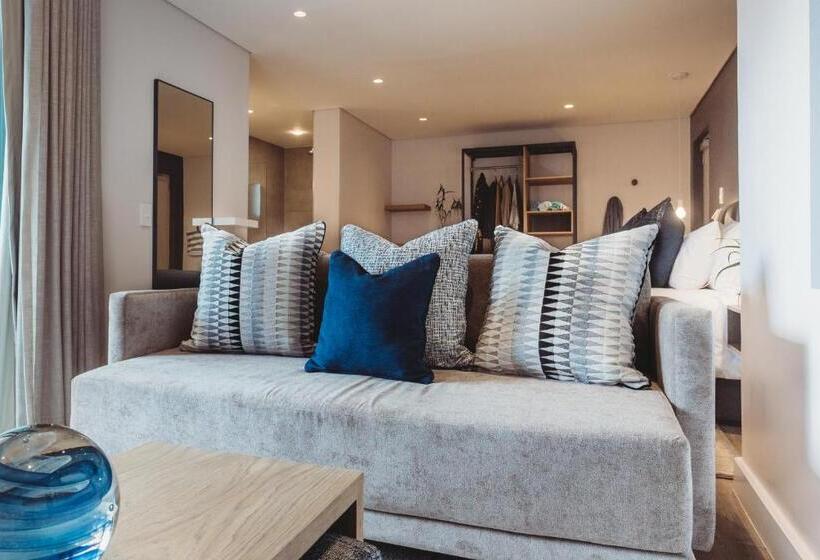 Deluxe Suite King Bed, The Junction Boutique