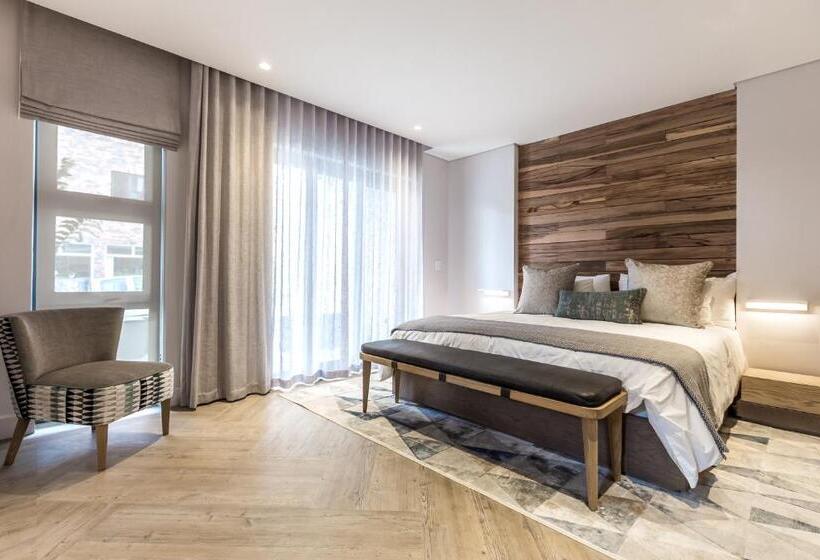 Deluxe Suite King Bed, The Junction Boutique