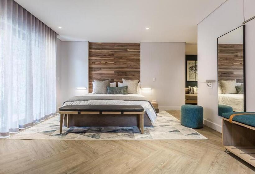 Deluxe Suite King Bed, The Junction Boutique