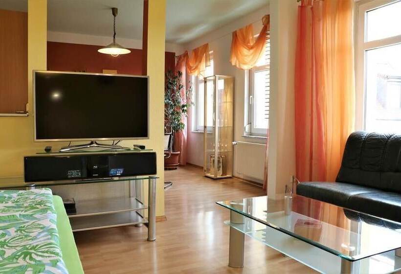 اتاق استاندارد سه نفره, Pension Jung