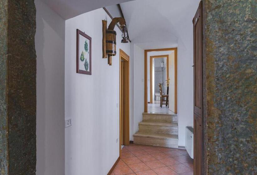 اتاق لوکس, Ostello Albergo Dagli Elfi