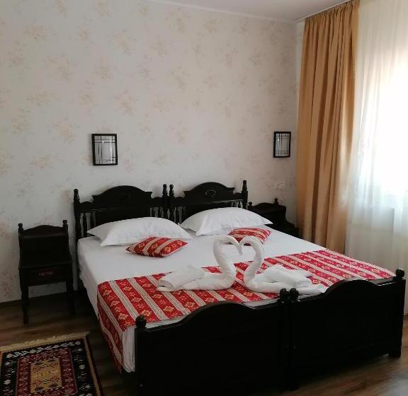 سوئیت 2 خوابه, Hanul Hora Romaneasca