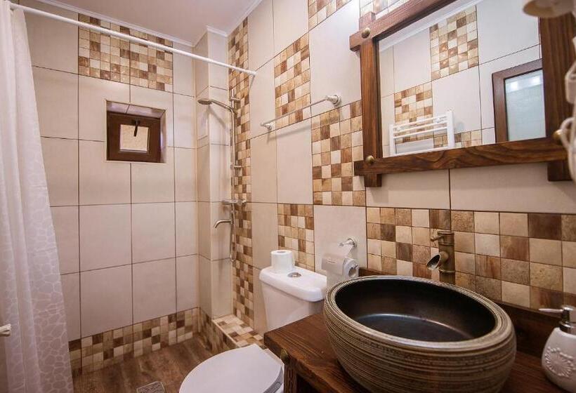 سوئیت 2 خوابه, Hanul Hora Romaneasca
