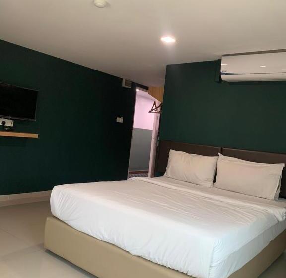 سوییت, Room V @ Jalan Megat