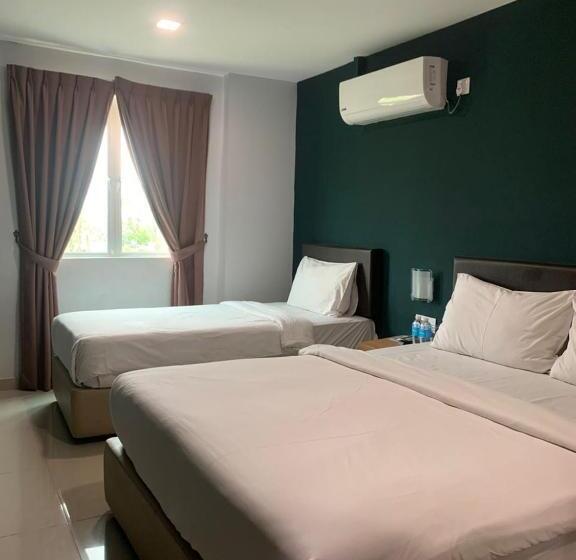 اتاق لوکس سه تخته, Room V @ Jalan Megat