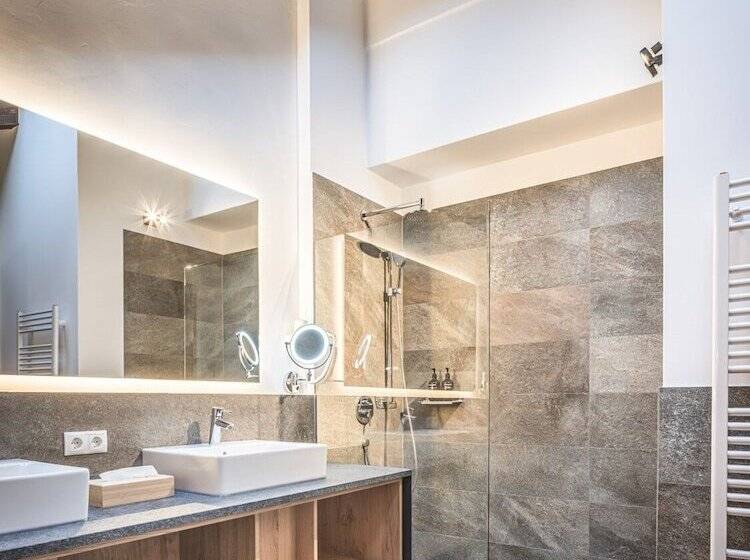 1 Bedroom Penthouse Apartment, Alpenparks Hotel & Apartment Arlberg Warth Mit Pool