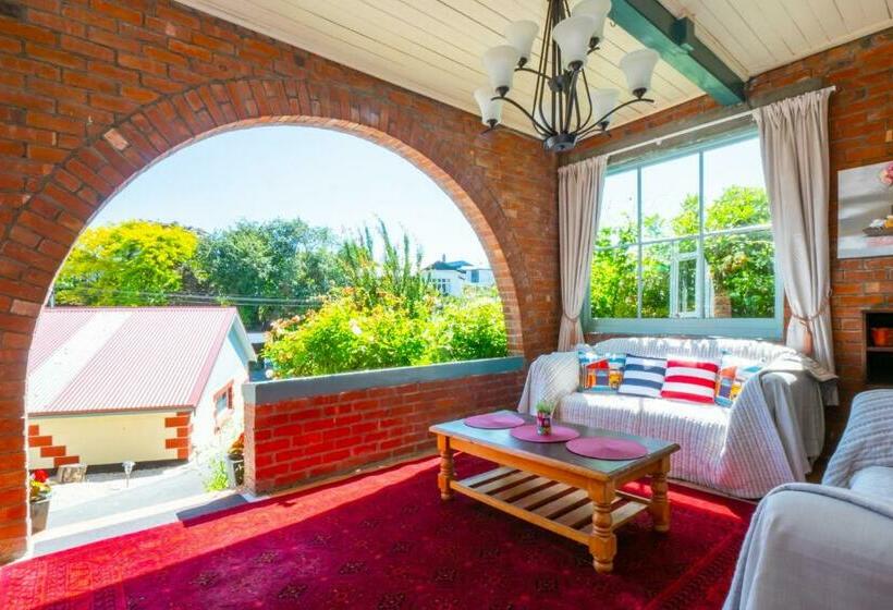 اتاق استاندارد با چشم‌انداز باغ, The Ocean Breeze Suites
