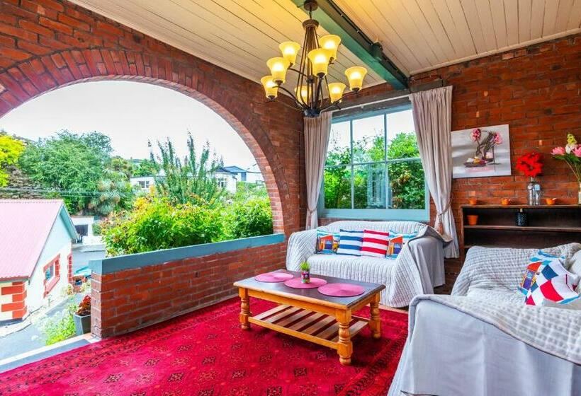 اتاق استاندارد با چشم‌انداز باغ, The Ocean Breeze Suites