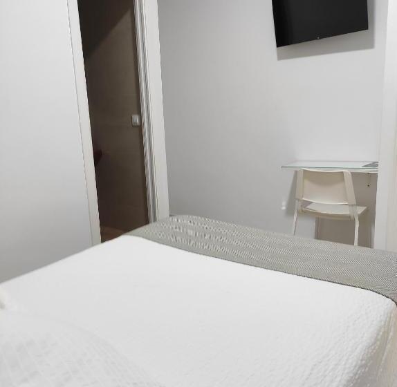 اتاق استاندارد با بالکن, Hostal Mellizo