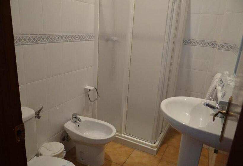 اتاق استاندارد سه نفره, Hostal Mellizo