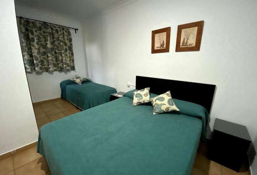 اتاق استاندارد سه نفره, Hostal Mellizo