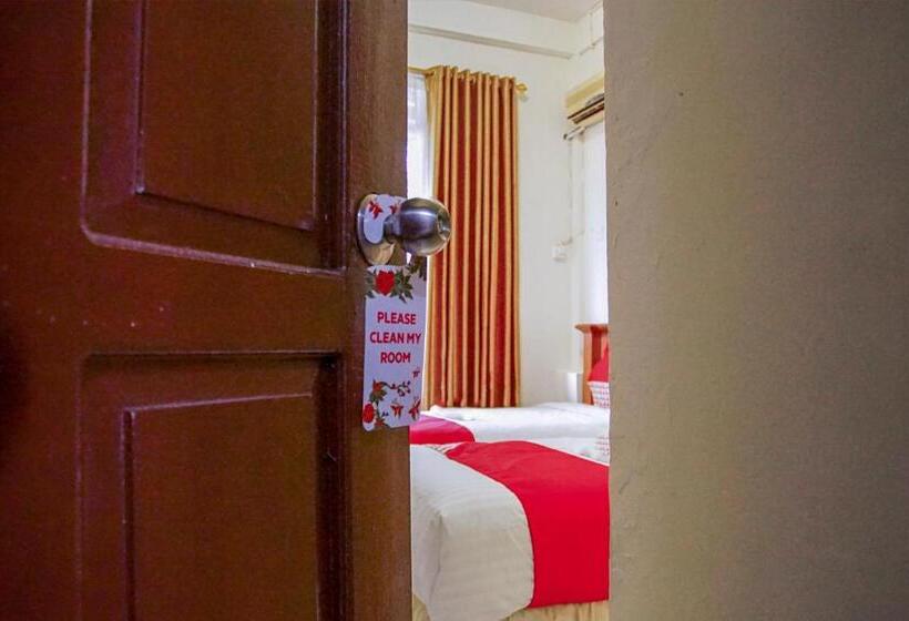 اتاق لوکس, Oyo 236 Penginapan Rumah Hijau