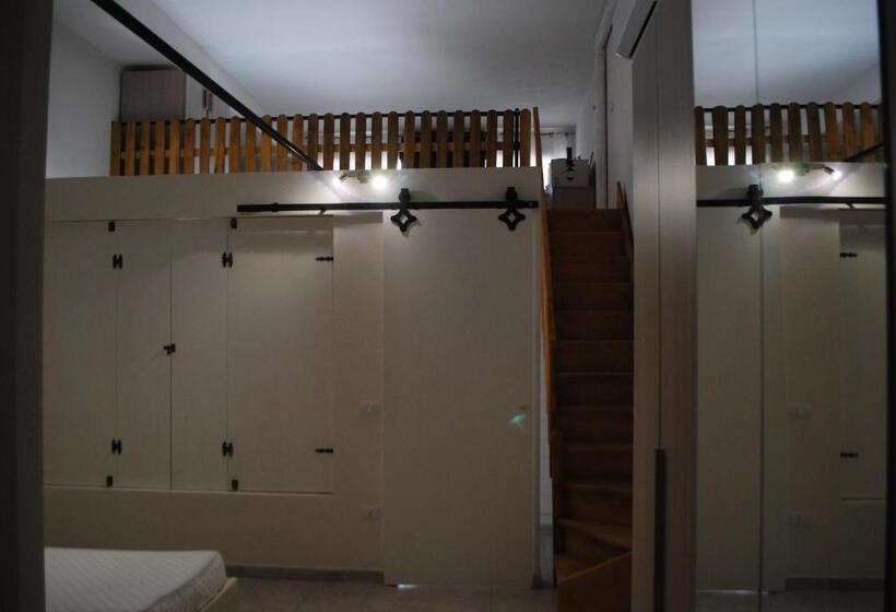 استودیو خانوادگی, Luxar Room