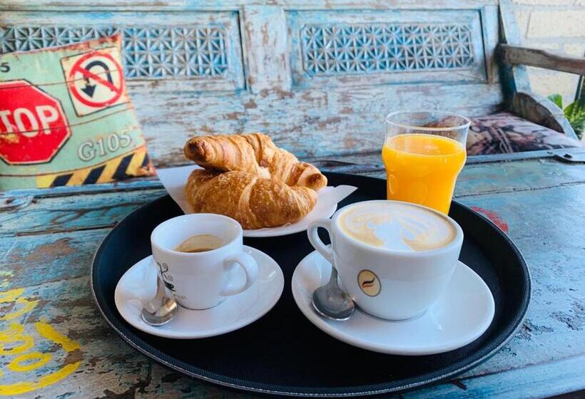 استودیو خانوادگی, Luxar Room