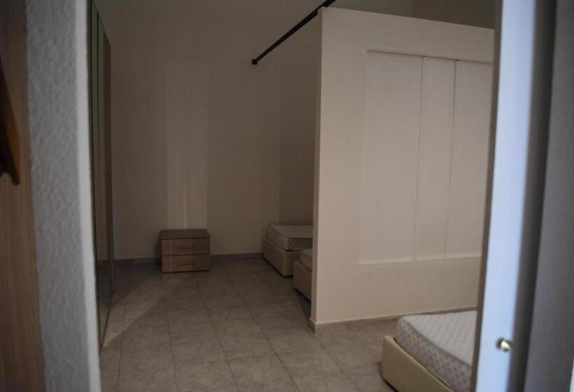 استودیو خانوادگی, Luxar Room