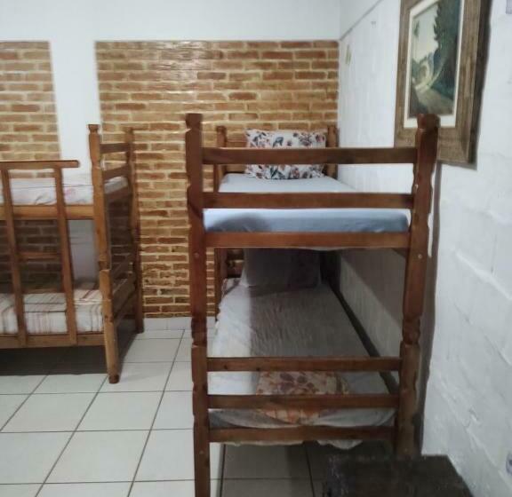 تختخواب در اتاق مشترک, Aloha Hostel Cabo Frio