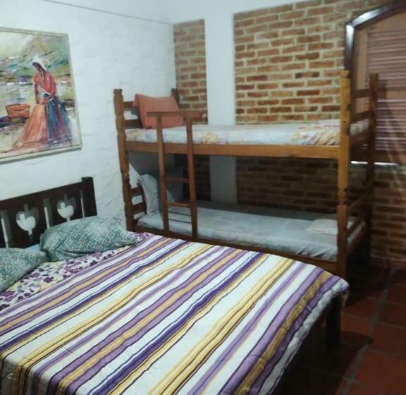 اتاق خانوادگی, Aloha Hostel Cabo Frio