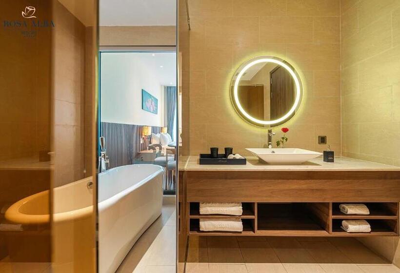 سوئیت اجرایی با چشم‌انداز دریا, Rosa Alba Resort & Villas Tuy Hoa