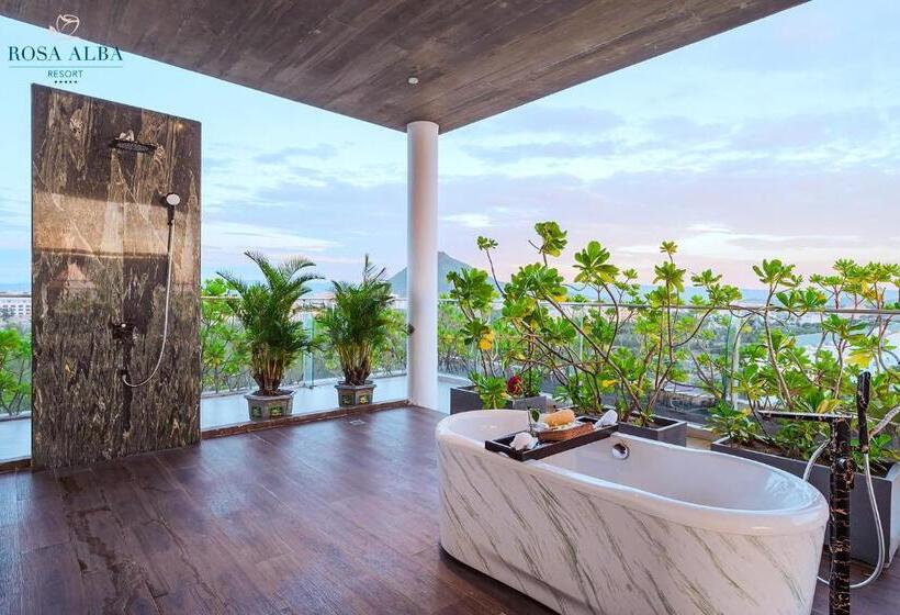 سوییت با چشم‌انداز دریا, Rosa Alba Resort & Villas Tuy Hoa
