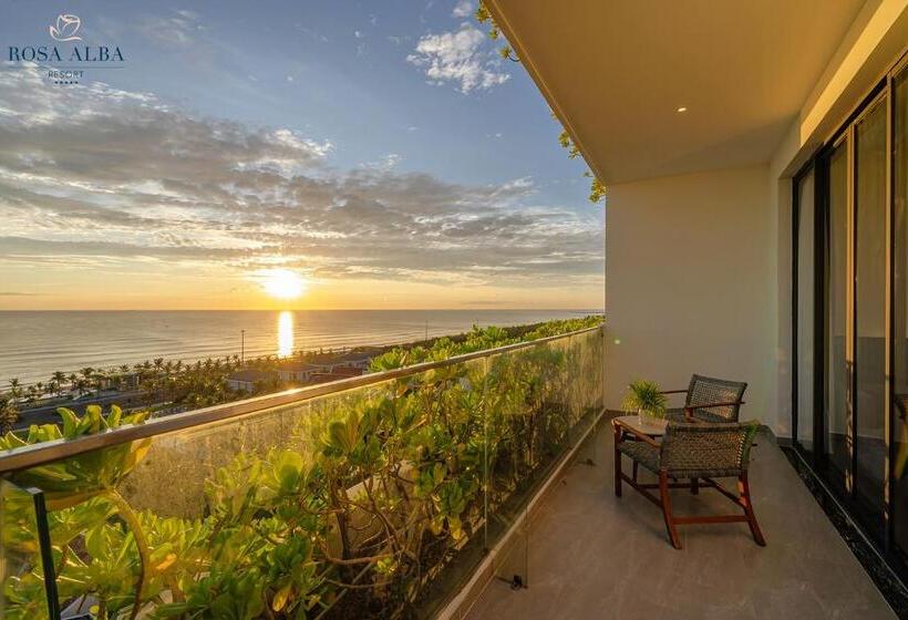 سوییت با چشم‌انداز دریا, Rosa Alba Resort & Villas Tuy Hoa