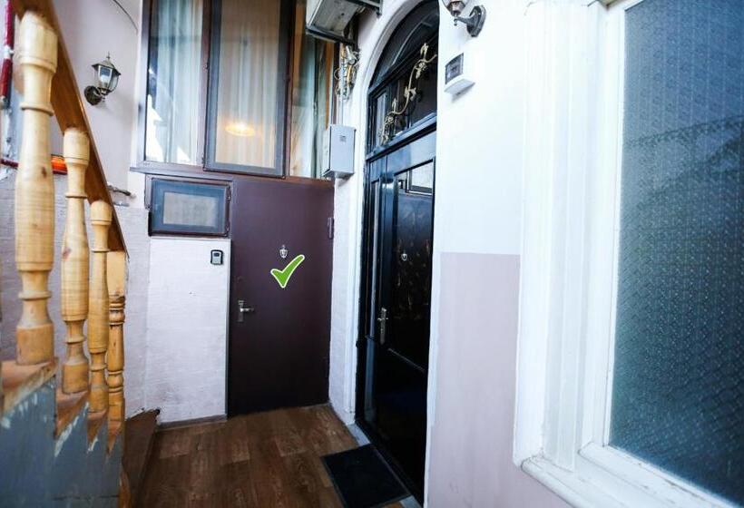 استودیوی استاندارد, Luky Apartment On Rustaveli Ave