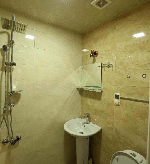 استودیوی استاندارد, Luky Apartment On Rustaveli Ave
