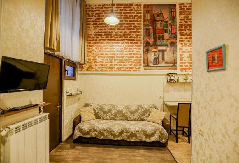 استودیوی استاندارد, Luky Apartment On Rustaveli Ave