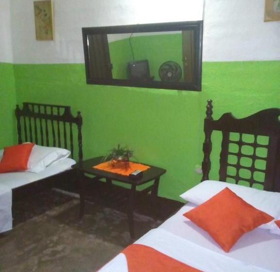 اتاق استاندارد با سرویس بهداشتی مشترک, Hostal Villa Cecilia