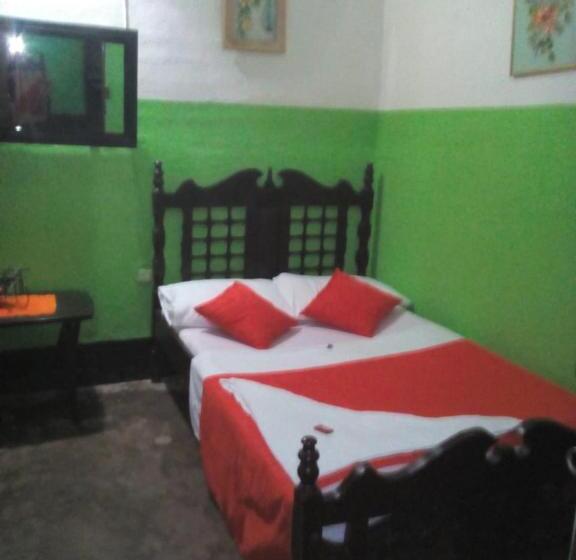 اتاق استاندارد با سرویس بهداشتی مشترک, Hostal Villa Cecilia