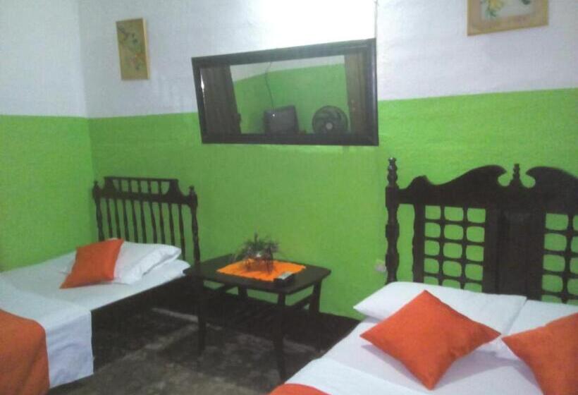 اتاق استاندارد با سرویس بهداشتی مشترک, Hostal Villa Cecilia
