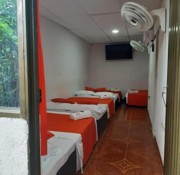 اتاق خانوادگی, Hostal Villa Cecilia