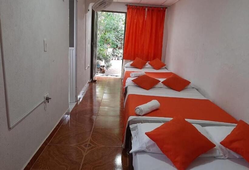 اتاق خانوادگی, Hostal Villa Cecilia