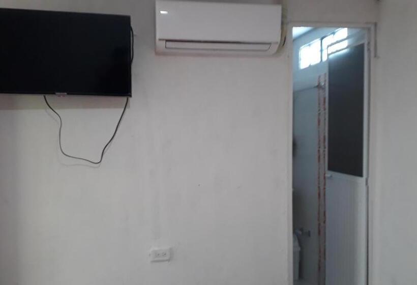 اتاق استاندارد با چشم‌انداز باغ, Hostal Villa Cecilia