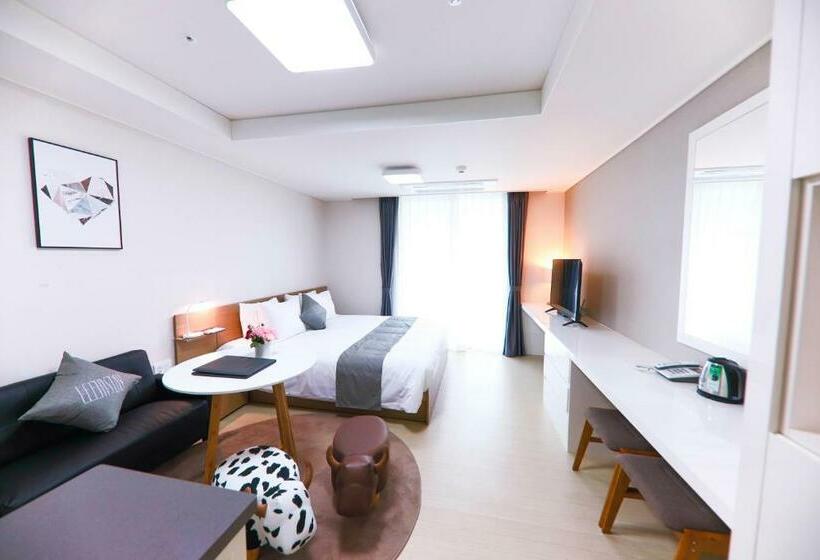 اتاق لوکس, Geoje Leein Stay