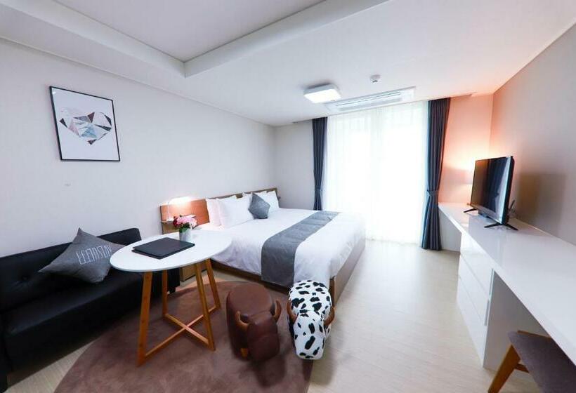 اتاق لوکس, Geoje Leein Stay