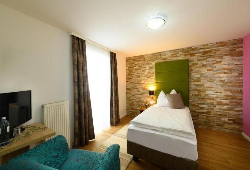 اتاق استاندارد یک نفره, Landhotel Anna